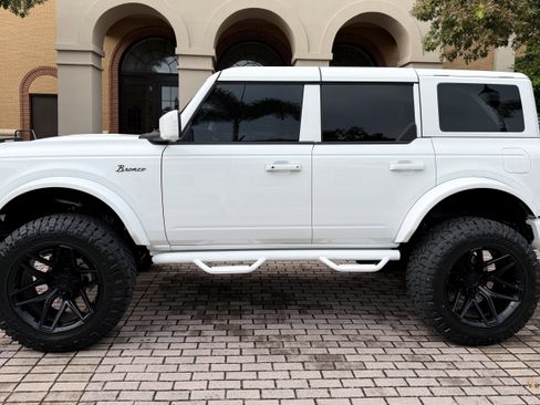 Used 2025 Ford Bronco Outer Banks image 3