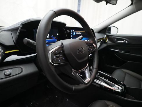Used 2025 Chevrolet Trax ACTIV w/ Sunroof Package FWD image 8