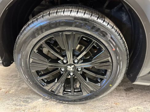 Used 2022 Mitsubishi Eclipse Cross LE image 32