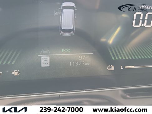 Certified 2025 Kia Carnival EX FWD image 30