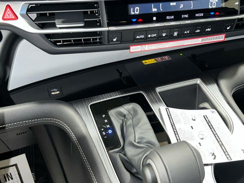 New 2026 Toyota Sienna XLE FWD image 25