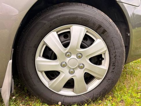 Used 2006 Toyota Camry LE FWD image 16