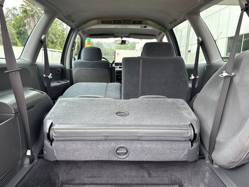 Used 1998 Isuzu Oasis S FWD image 22
