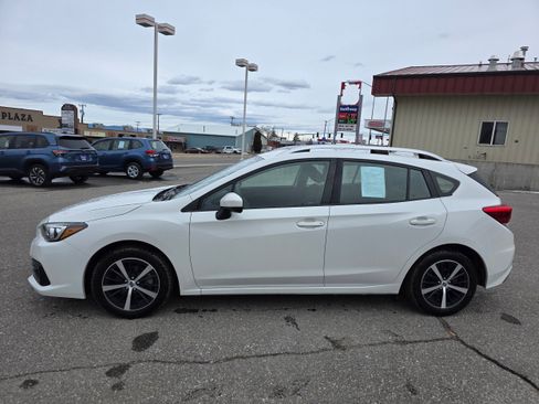 Used 2022 Subaru Impreza Premium image 2