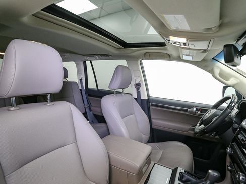 Used 2023 Lexus GX 460 Premium AWD/4WD image 19