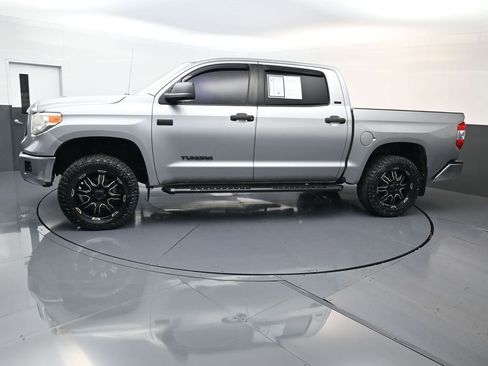 Used 2016 Toyota Tundra SR5 w/ SR5 Upgrade Package AWD/4WD image 9