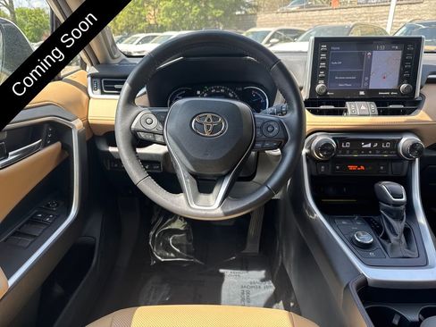 Used 2021 Toyota RAV4 Limited image 13