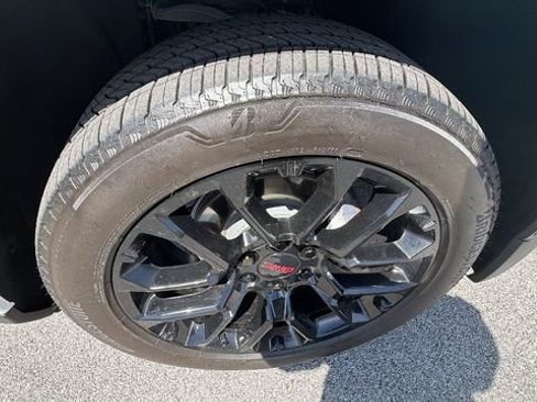 Used 2024 GMC Sierra 1500 Denali w/ Denali Reserve Package AWD/4WD image 10