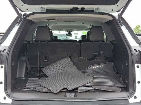 Used 2021 Chevrolet Traverse LT w/ LT Premium Package AWD/4WD image 28