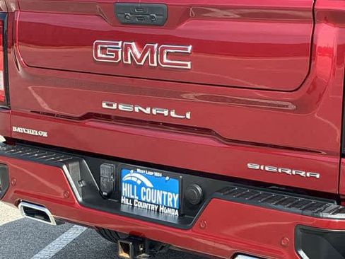 Used 2020 GMC Sierra 1500 Denali w/ Denali Ultimate Package AWD/4WD image 13