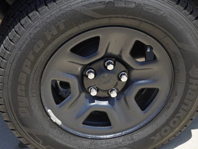 Used 2022 Jeep Wrangler Unlimited Sport AWD/4WD image 11