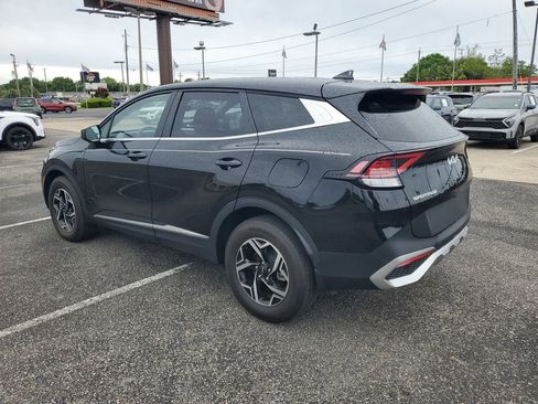 Used 2024 Kia Sportage LX image 3