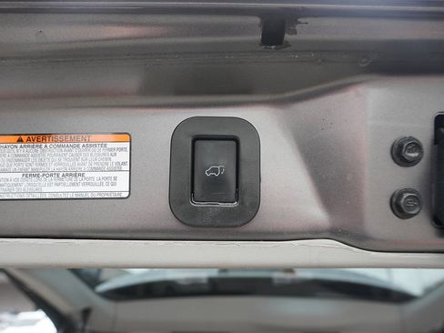 Used 2018 Toyota Sienna XLE w/ XLE Navigation Package image 21