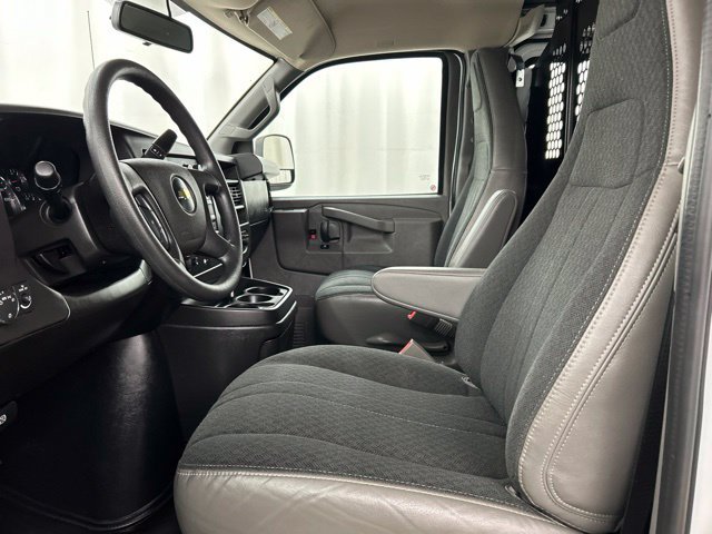 Used 2025 Chevrolet Express 2500 w/ Driver Convenience Package RWD image 6