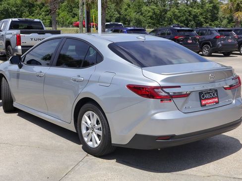 Used 2025 Toyota Camry LE w/ Convenience Package image 20