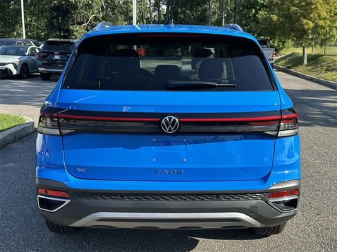 New 2025 Volkswagen Taos SE image 3