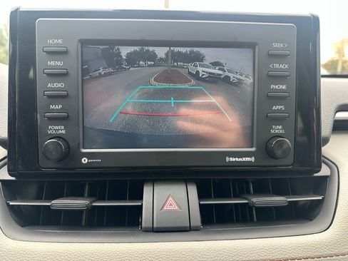 Used 2022 Toyota RAV4 XLE image 32