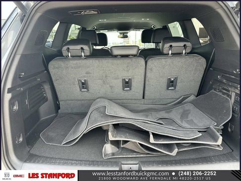 Used 2025 Buick Enclave Preferred w/ Power Package FWD image 11