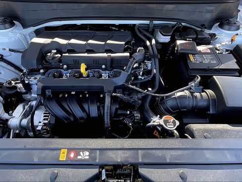 New 2025 Hyundai Venue SE image 11