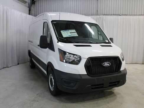 New 2026 Ford Transit 250 148 Medium Roof w/ Load Area Protection Package RWD image 45
