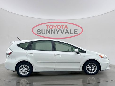 Used 2012 Toyota Prius V Three image 9
