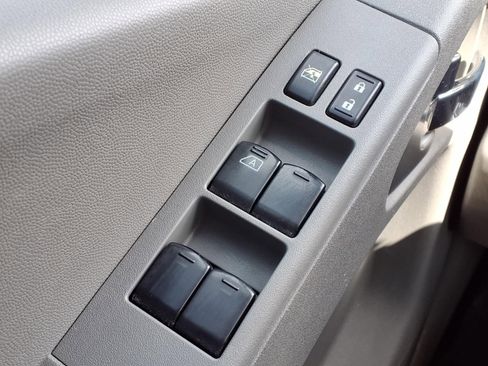 Used 2020 Nissan Frontier SV w/ Midnight Edition Floor Mats image 23