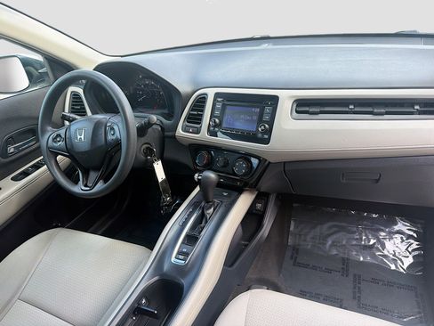 Used 2021 Honda HR-V LX image 32