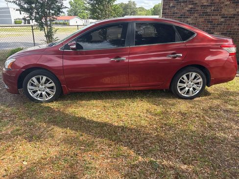 Used 2015 Nissan Sentra SL w/ SL Premium Package FWD image 4