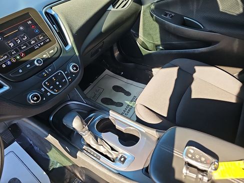 Used 2022 Chevrolet Malibu LT image 27