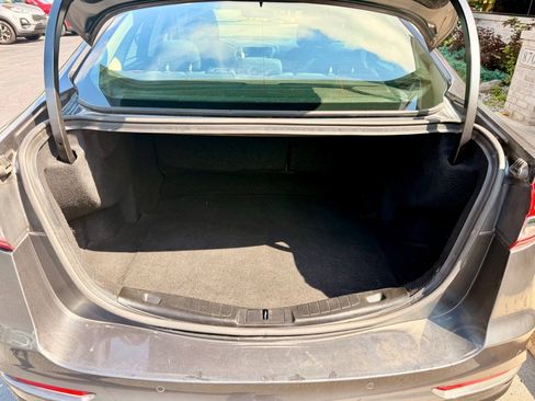 Used 2019 Ford Fusion SE FWD image 15