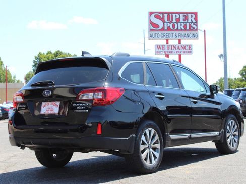 Used 2017 Subaru Outback 3.6R Touring AWD/4WD image 4