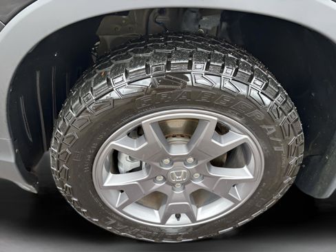 Certified 2024 Honda Passport TrailSport image 38