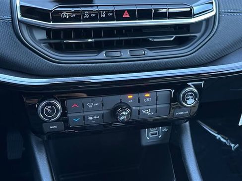New 2026 Jeep Compass Latitude AWD/4WD image 20
