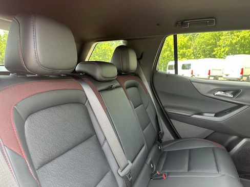 Used 2025 Chevrolet Equinox RS w/ Convenience Package III AWD/4WD image 22