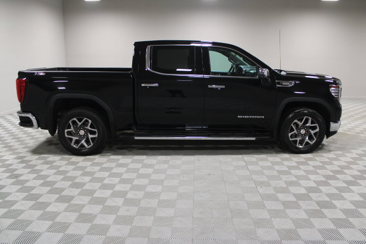 Used 2025 GMC Sierra 1500 SLT w/ SLT Premium Plus Package AWD/4WD image 13