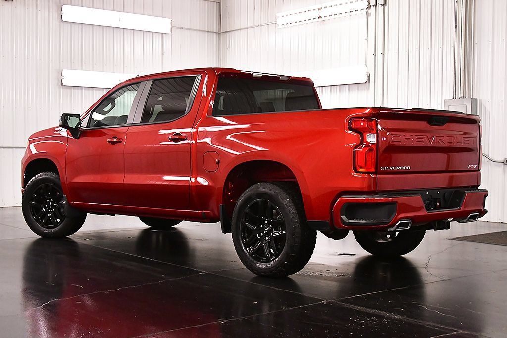 Used 2023 Chevrolet Silverado 1500 RST w/ Z71 Off-Road Package AWD/4WD image 5