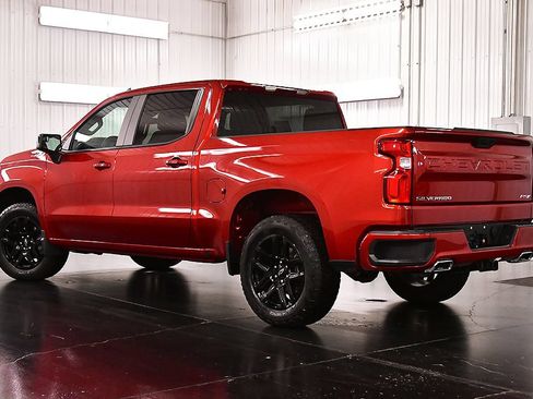 Used 2023 Chevrolet Silverado 1500 RST w/ Z71 Off-Road Package AWD/4WD image 5