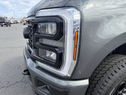 New 2026 Ford F250 4x4 Crew Cab Super Duty image 10