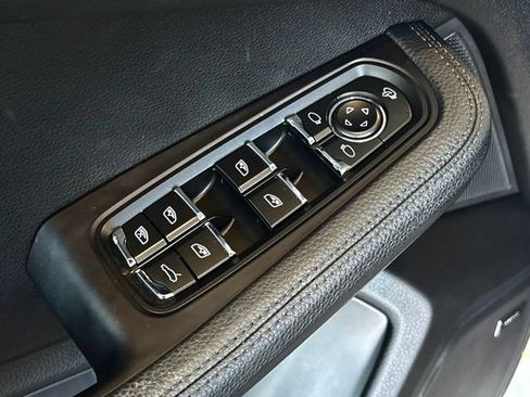 Used 2022 Porsche Macan S AWD/4WD image 22