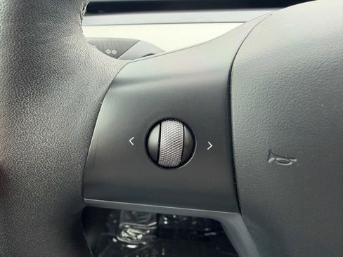 Used 2023 Tesla Model Y Long Range image 13