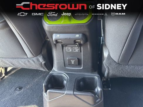 Used 2019 Jeep Wrangler Unlimited Sahara w/ Uconnect 4C Nav & Sound Group AWD/4WD image 31