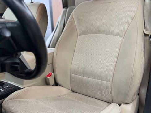 Used 2017 Subaru Outback 2.5i Premium image 3