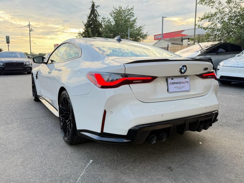 Used 2022 BMW M4 Competition w/ M Carbon Exterior Package RWD image 8