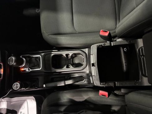 Used 2021 Jeep Wrangler Unlimited Sport AWD/4WD image 23
