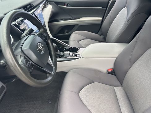 Used 2020 Toyota Camry LE FWD image 10