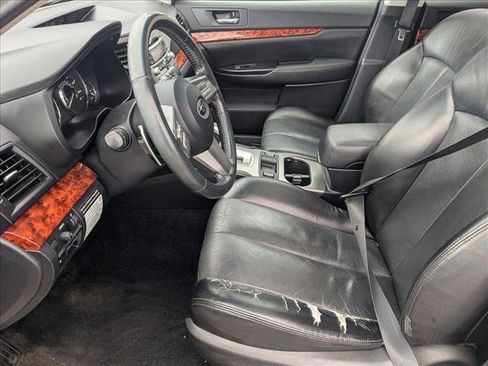 Used 2010 Subaru Outback 2.5i Limited image 13