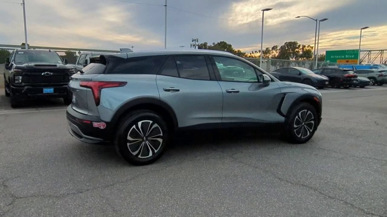 Used 2024 Chevrolet Blazer EV LT AWD/4WD image 8