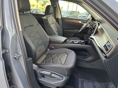 New 2026 Volkswagen Atlas SE FWD image 23