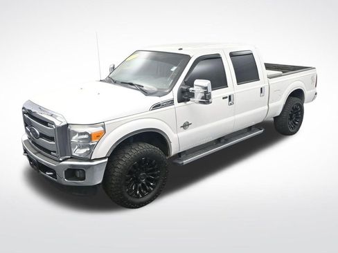 Used 2015 Ford F250 Lariat w/ Chrome Package image 19