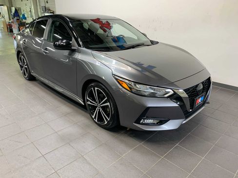 Used 2023 Nissan Sentra SR w/ Electronics Package image 2